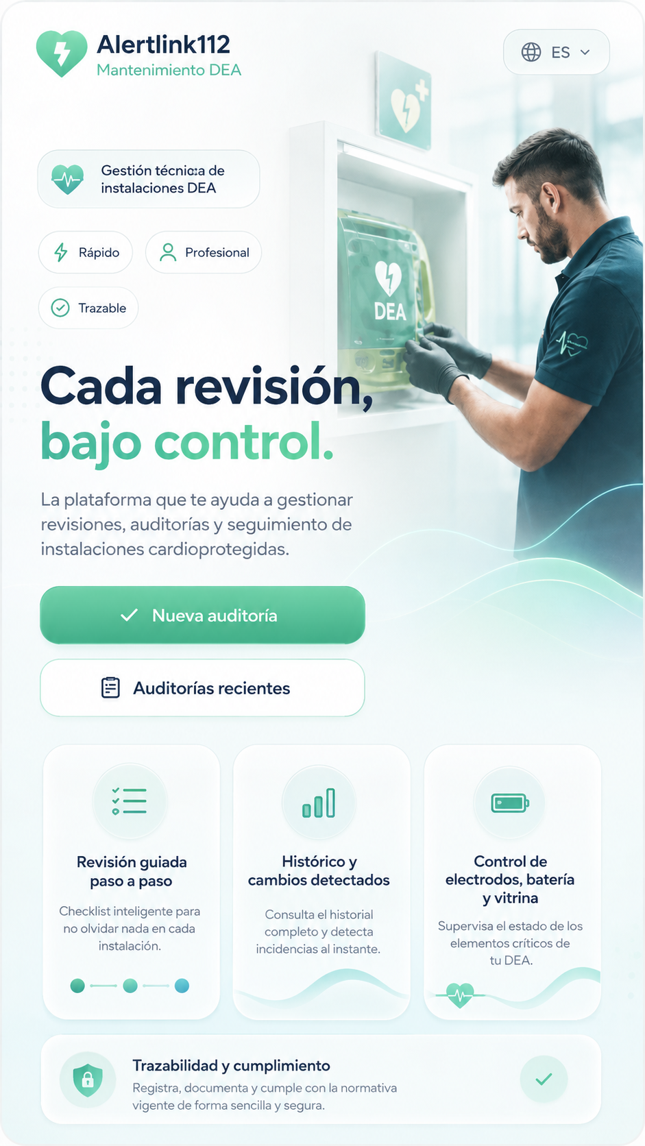 Técnico realizando la revisión de una instalación DEA